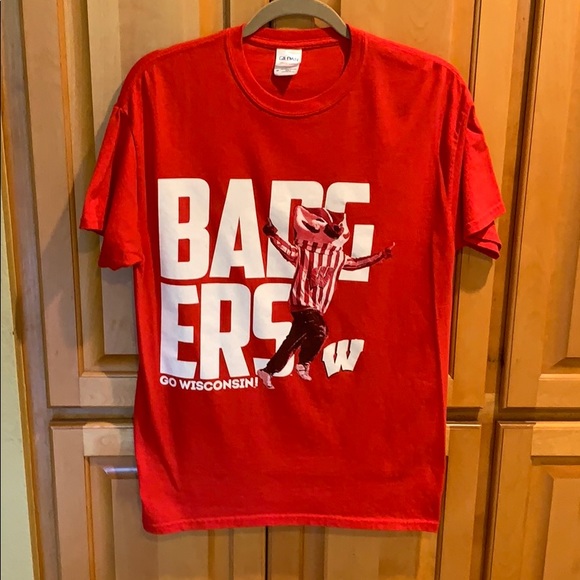UW Madison Bucky Badger Tee Shirt - Picture 1 of 6